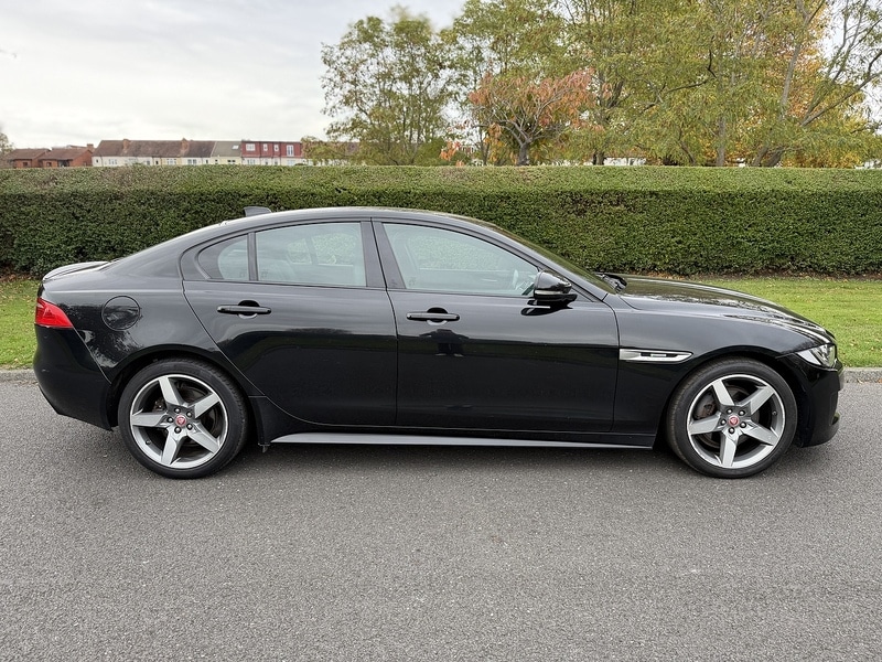 Used Jaguar XE 2016 for sale - 76497001: Photo 2