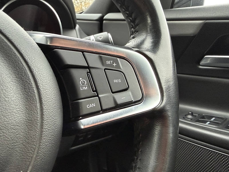 Used Jaguar XE 2016 for sale - 76497001: Photo 26