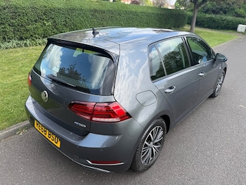 Used Volkswagen Golf 2018 for sale - 78715853: Photo