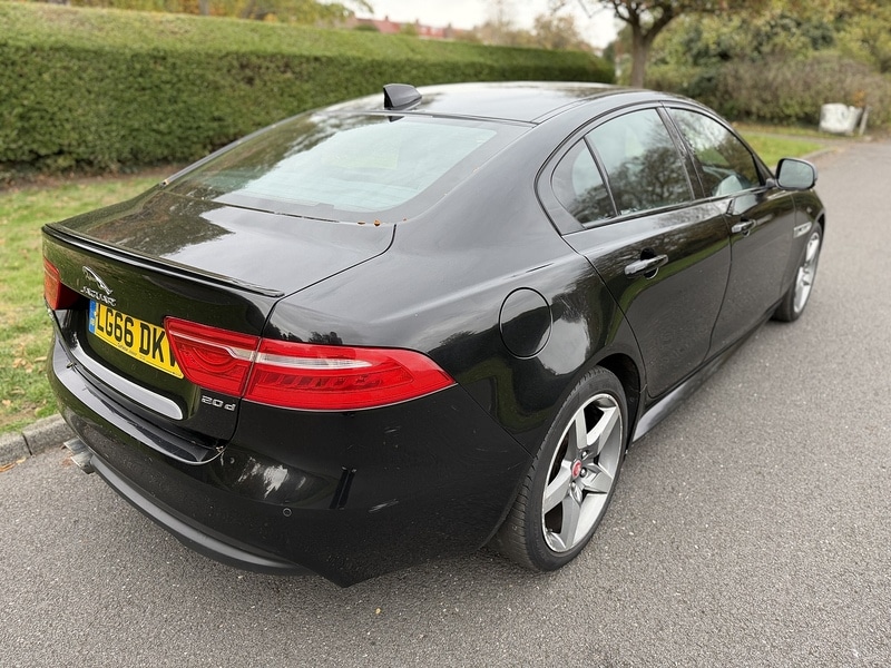 Used Jaguar XE 2016 for sale - 76403219: Photo 3