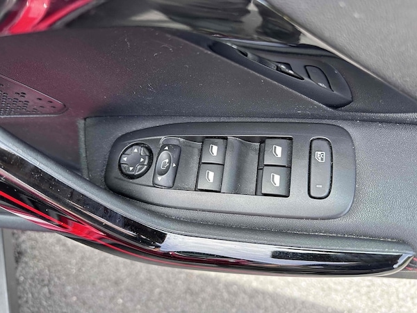 Used Peugeot 2008 2017 for sale - 75037361: Photo 27