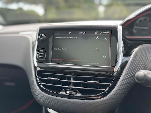 Used Peugeot 2008 2017 for sale - 75037361: Photo 37