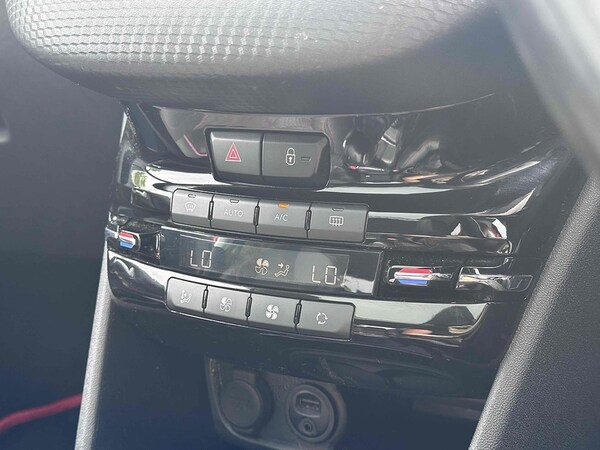Used Peugeot 2008 2017 for sale - 75037361: Photo 41