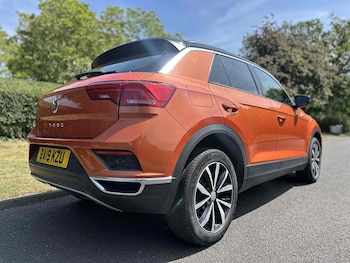 Used Volkswagen T-Roc 2019 for sale - 76496996: Photo