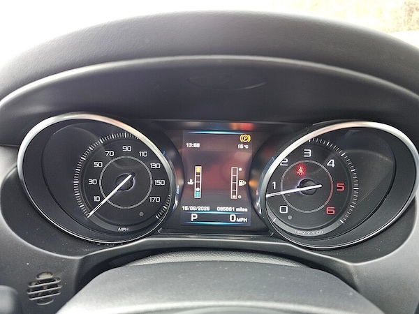 Used Jaguar XE 2015 for sale - 76298536: Photo 10