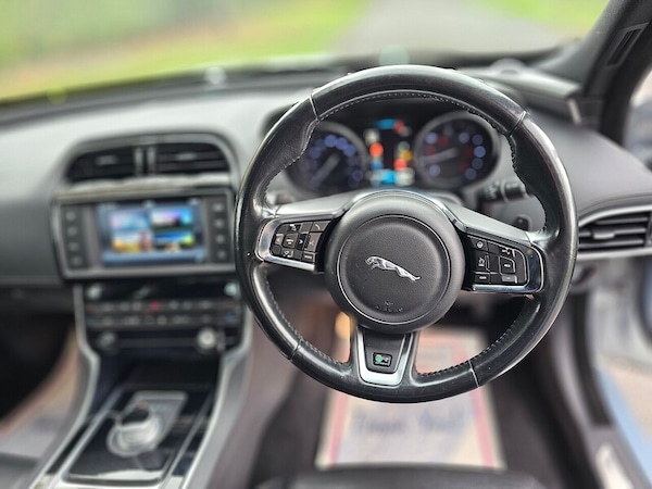 Used Jaguar XE 2015 for sale - 76298536: Photo 11