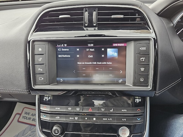Used Jaguar XE 2015 for sale - 76298536: Photo 14