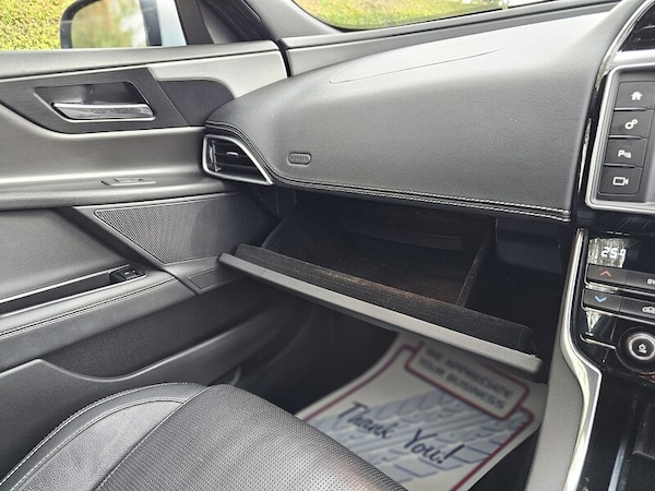 Used Jaguar XE 2015 for sale - 76298536: Photo 23
