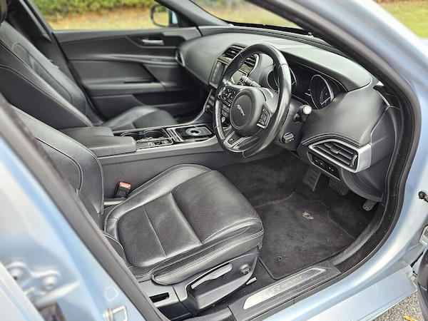 Used Jaguar XE 2015 for sale - 76298536: Photo 30