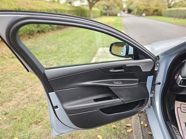 Used Jaguar XE 2015 for sale - 76298536: Photo 42