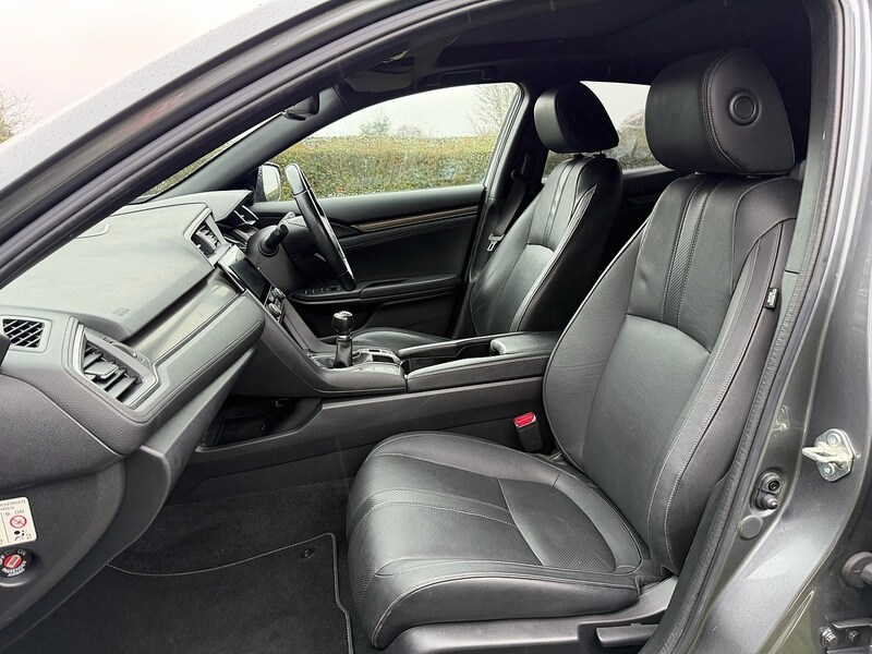 Used Honda Civic 2018 for sale - 77430966: Photo 18