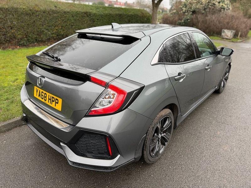 Used Honda Civic 2018 for sale - 77430966: Photo 3