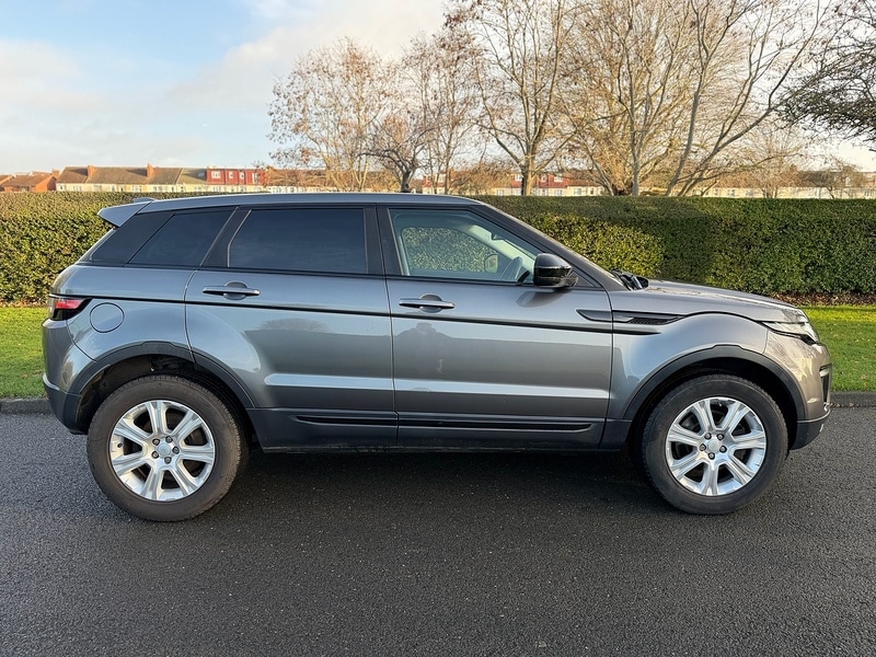 Used Land Rover Range Rover Evoque 2017 for sale - 76845894: Photo 2