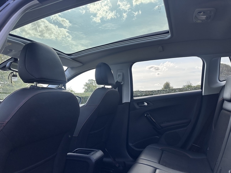 Used Peugeot 2008 2016 for sale - 76576436: Photo 19