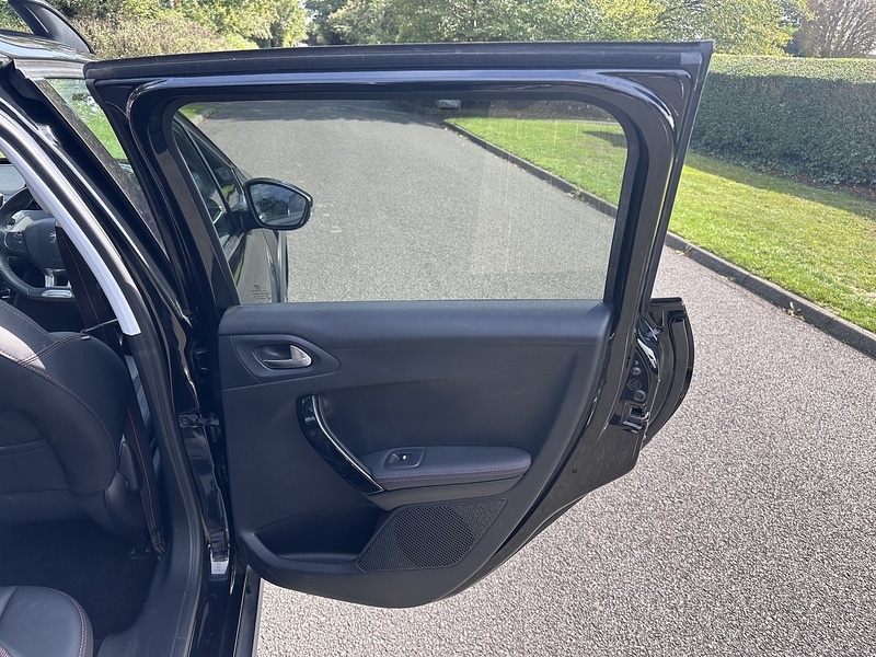 Used Peugeot 2008 2016 for sale - 76576436: Photo 26