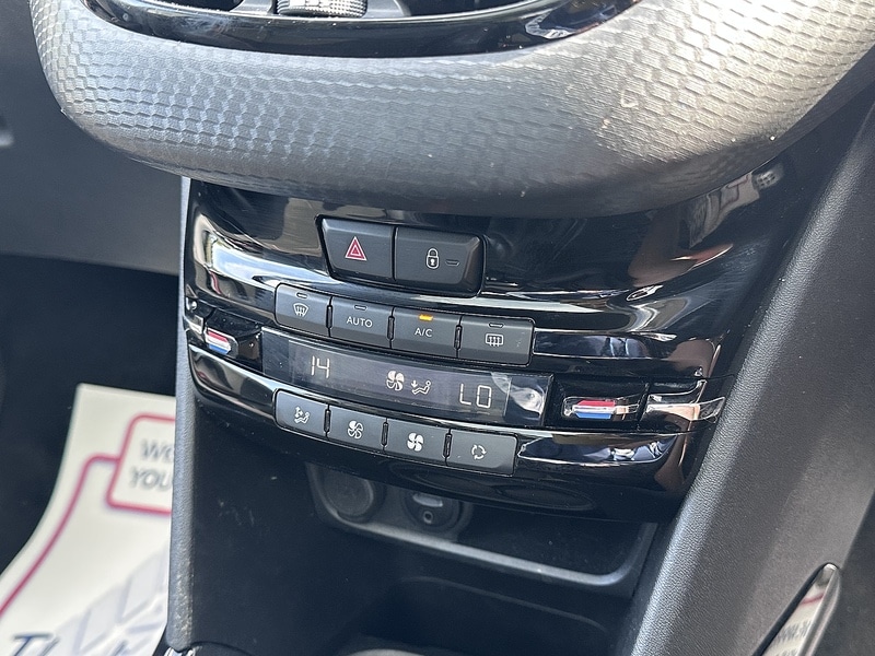 Used Peugeot 2008 2016 for sale - 76576436: Photo 30