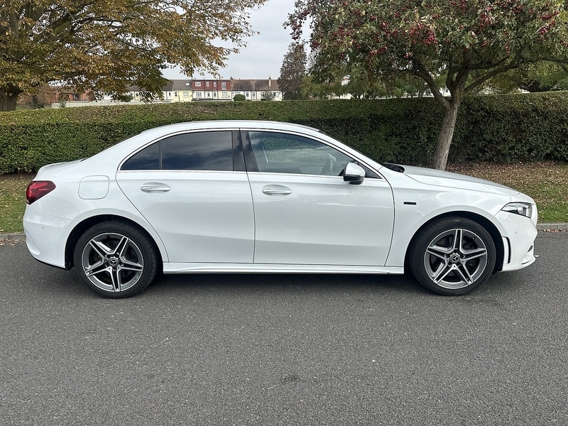 Used Mercedes-Benz A-Class 2020 for sale - 76250246: Photo 2