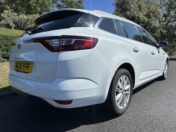 Used Renault Megane 2019 for sale - 75819076: Photo