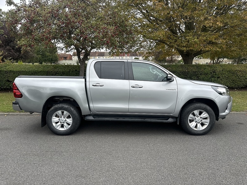 Used Toyota Hilux 2020 for sale - 76492194: Photo 2