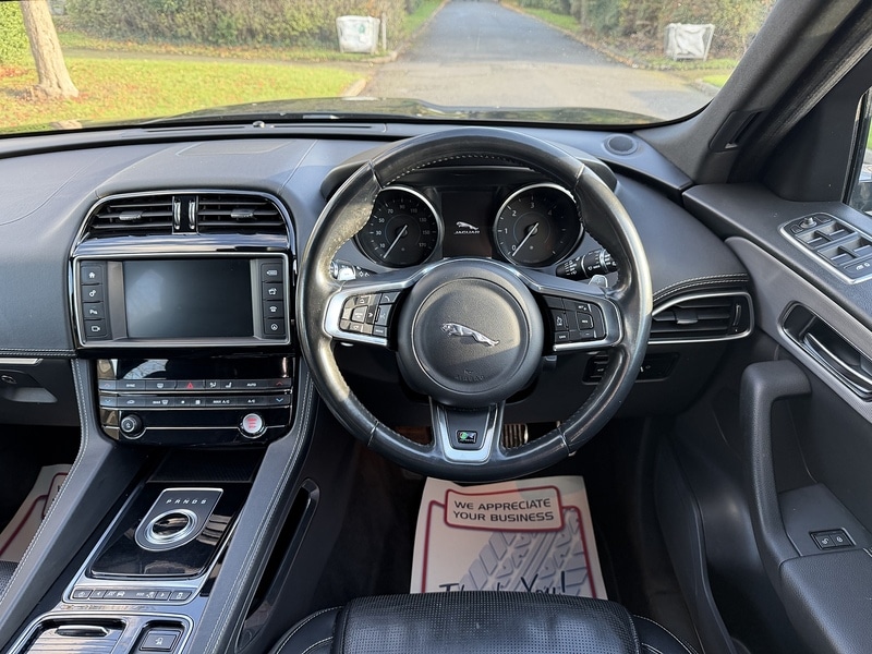 Used Jaguar F-Pace 2017 for sale - 76445908: Photo 16