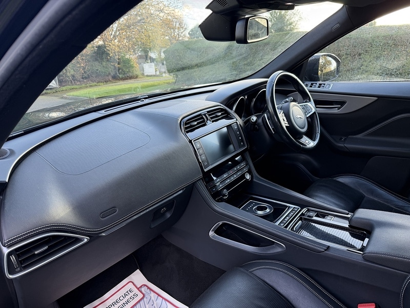 Used Jaguar F-Pace 2017 for sale - 76445908: Photo 17