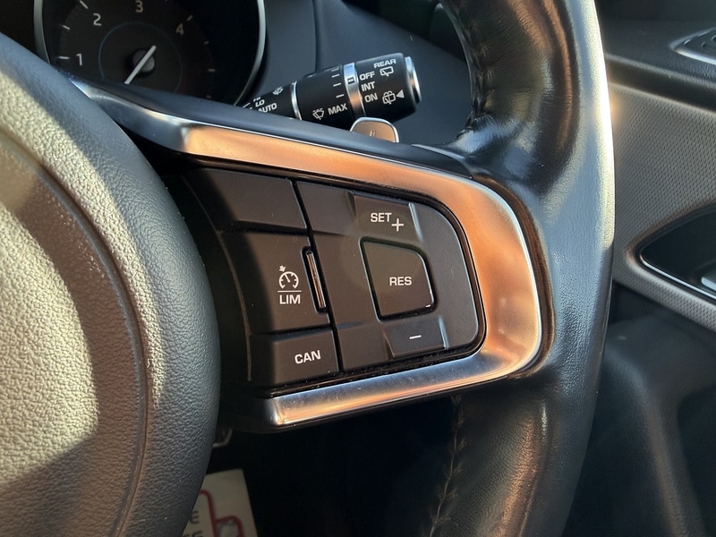 Used Jaguar F-Pace 2017 for sale - 76445908: Photo 40