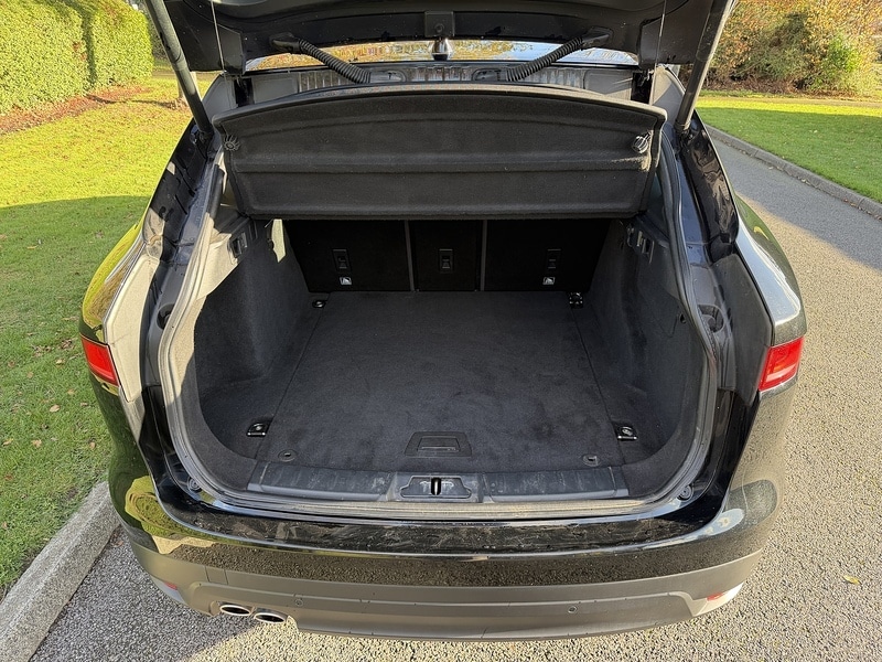 Used Jaguar F-Pace 2017 for sale - 76445908: Photo 6