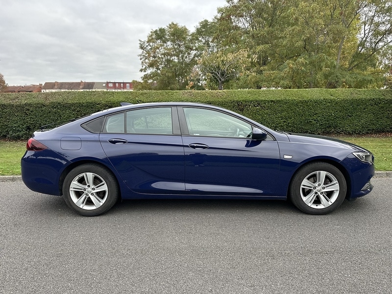 Used Vauxhall Insignia 2017 for sale - 76351783: Photo 2