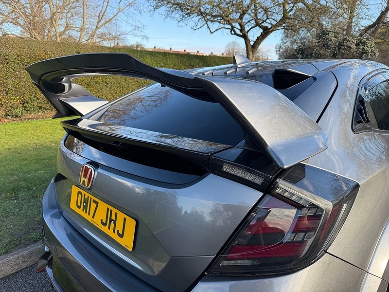 Used Honda Civic 2017 for sale - 77635235: Photo 30