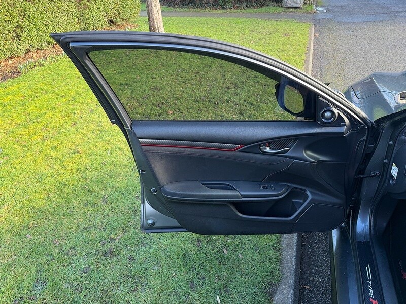 Used Honda Civic 2017 for sale - 77635235: Photo 38