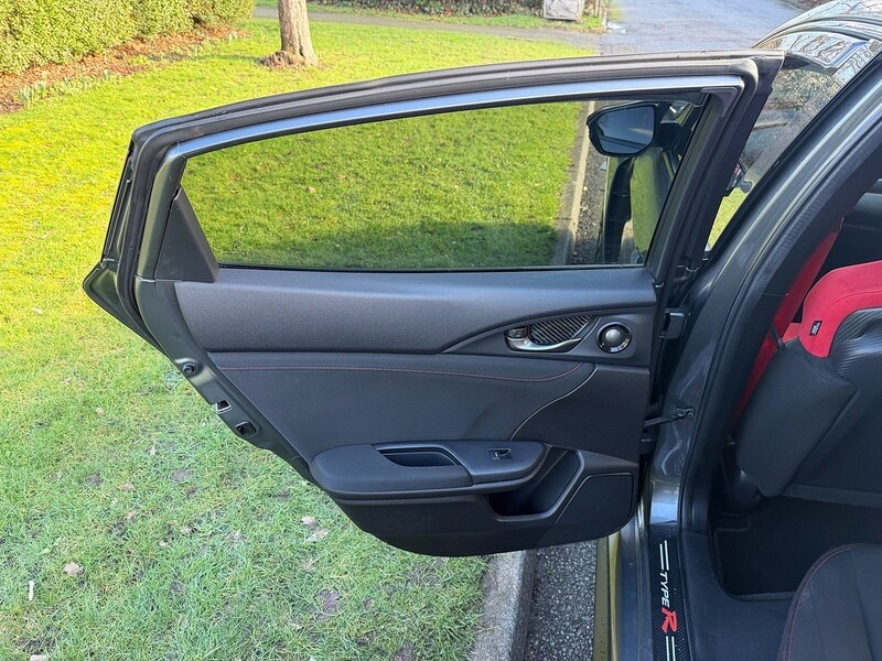 Used Honda Civic 2017 for sale - 77635235: Photo 40