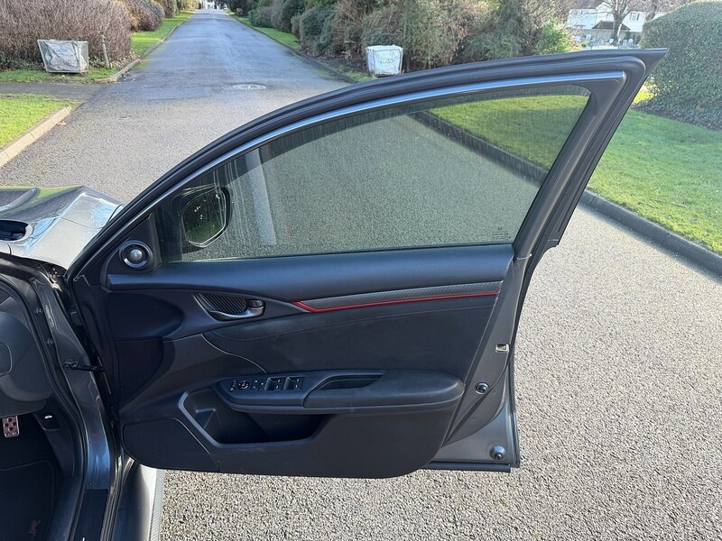 Used Honda Civic 2017 for sale - 77635235: Photo 43