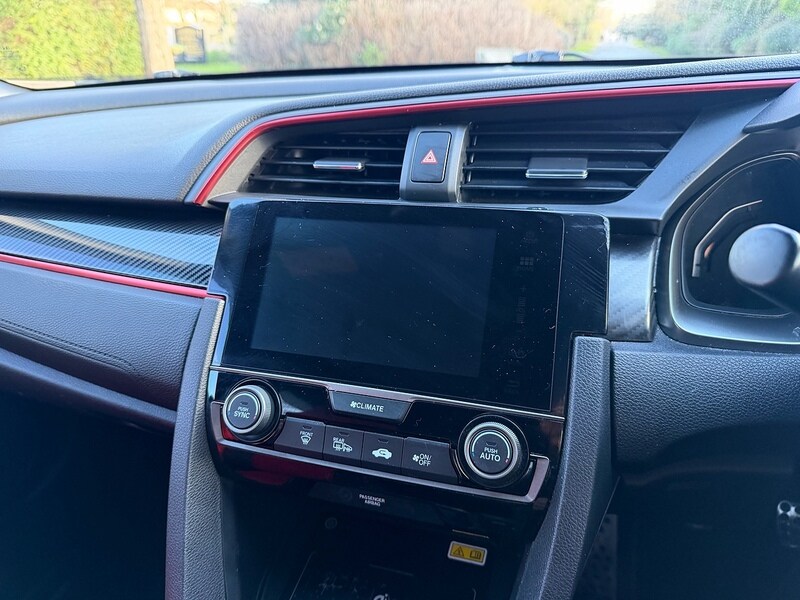 Used Honda Civic 2017 for sale - 77635235: Photo 54