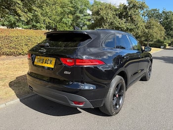 Used Jaguar F-Pace 2019 for sale - 79703024: Photo