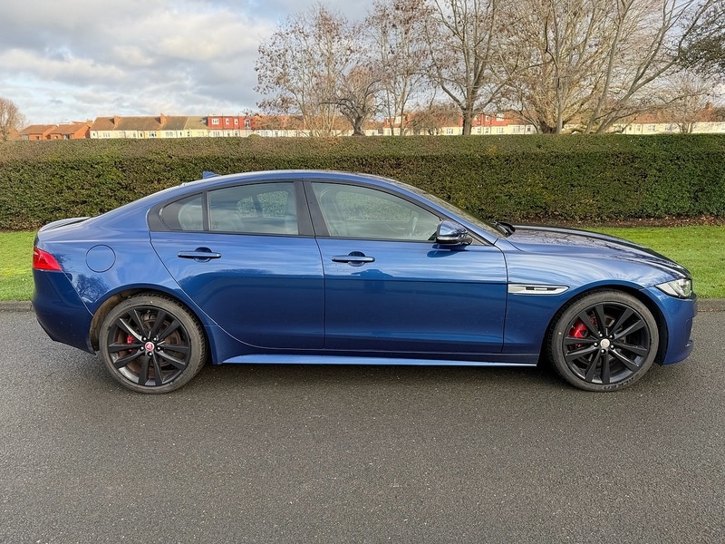 Used Jaguar XE 2015 for sale - 76941694: Photo 2