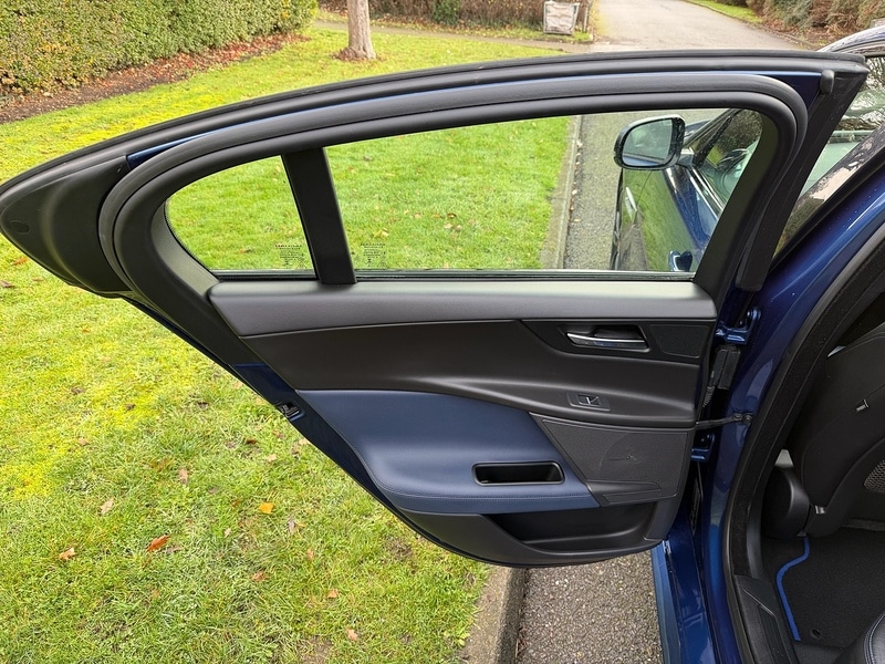 Used Jaguar XE 2015 for sale - 76941694: Photo 26