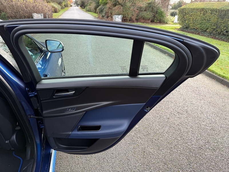 Used Jaguar XE 2015 for sale - 76941694: Photo 27