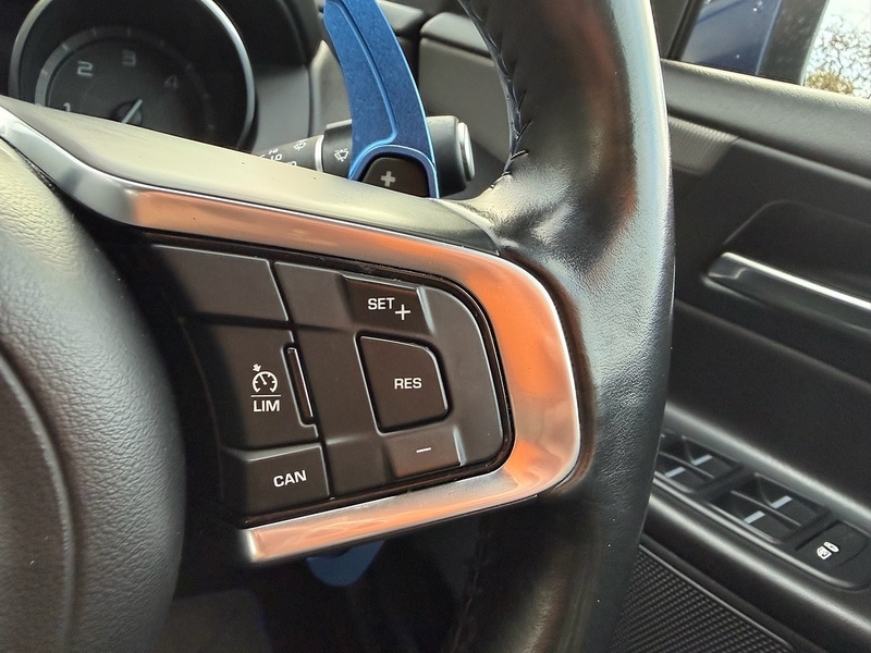 Used Jaguar XE 2015 for sale - 76941694: Photo 32