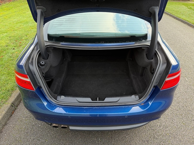 Used Jaguar XE 2015 for sale - 76941694: Photo 6