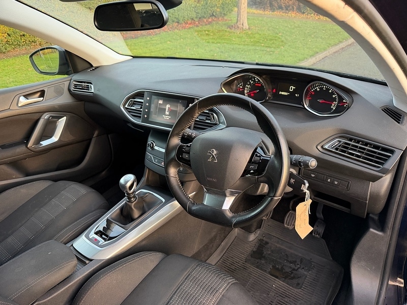 Used Peugeot 308 2016 for sale - 76941696: Photo 20