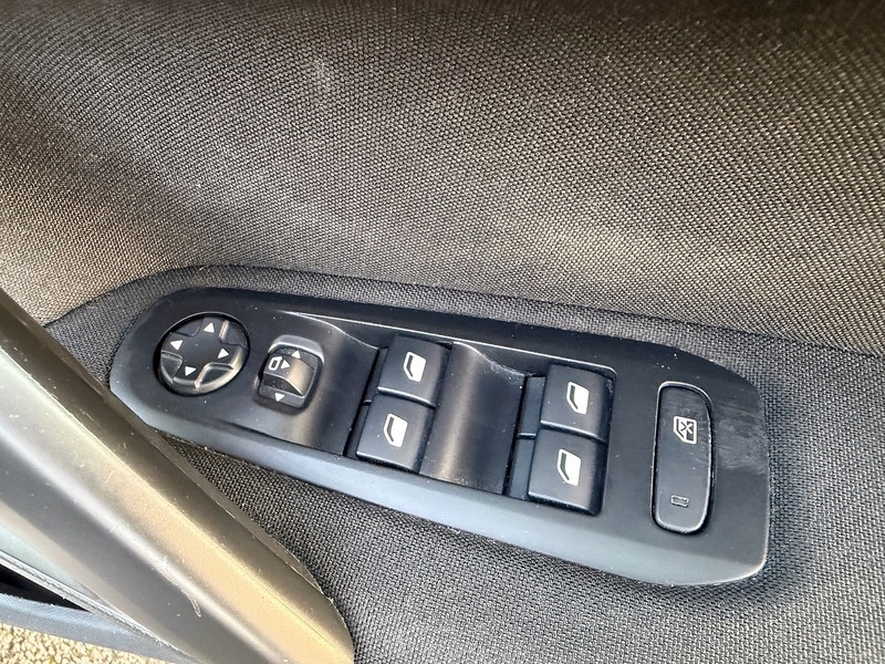 Used Peugeot 308 2016 for sale - 76941696: Photo 22