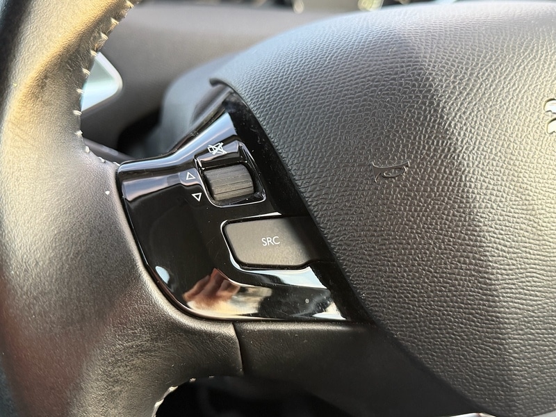 Used Peugeot 308 2016 for sale - 76941696: Photo 26