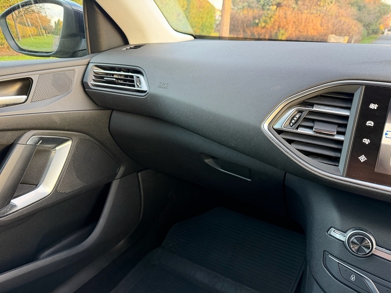 Used Peugeot 308 2016 for sale - 76941696: Photo 31