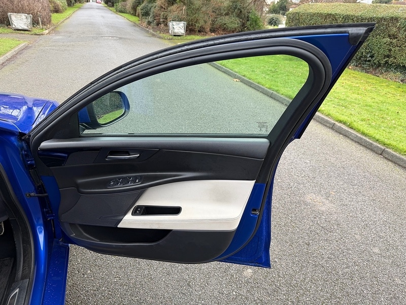 Used Jaguar XE 2019 for sale - 77164678: Photo 32