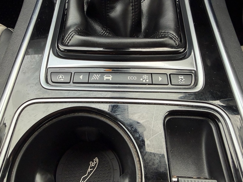 Used Jaguar XE 2019 for sale - 77164678: Photo 38