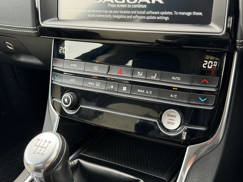 Used Jaguar XE 2019 for sale - 77164678: Photo 40