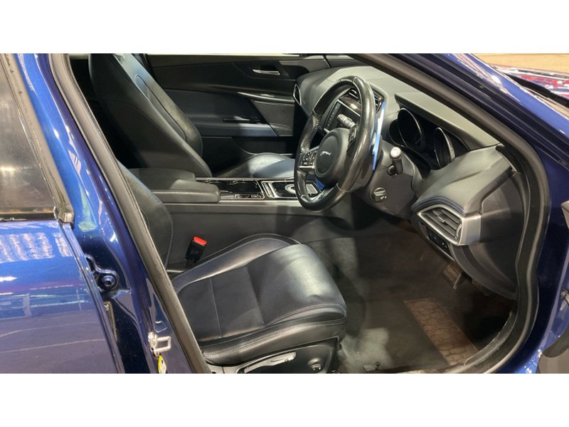 Used Jaguar XE 2015 for sale - 76859868: Photo 7