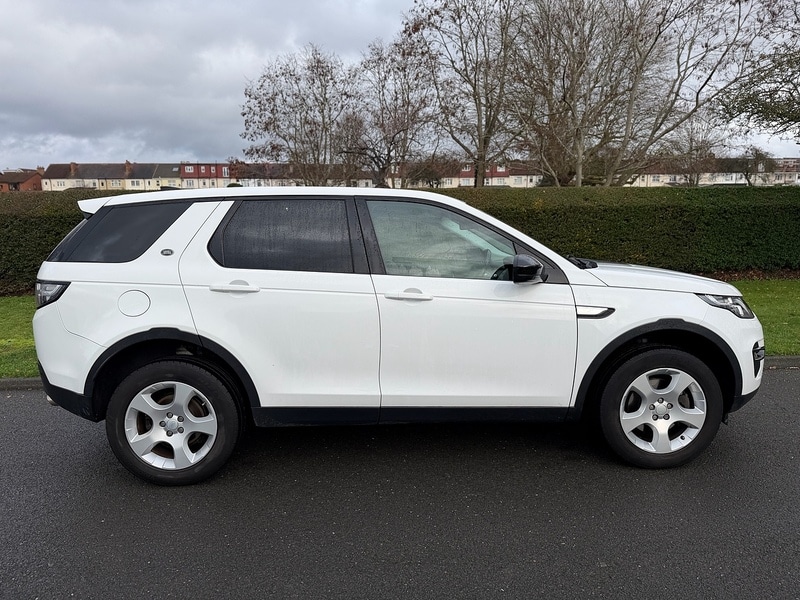 Used Land Rover Discovery Sport 2017 for sale - 76919755: Photo 2