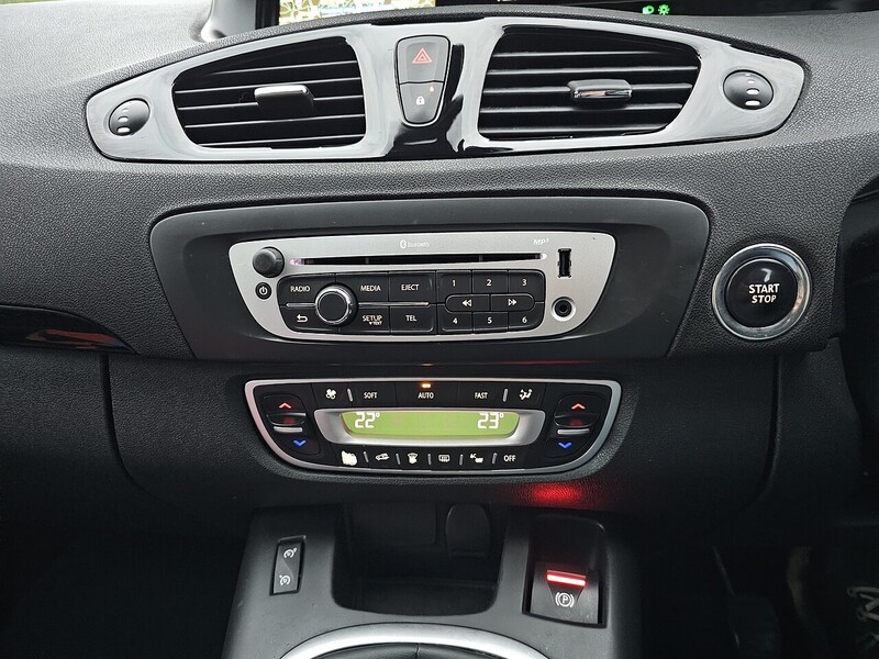 Used Renault Grand Scenic 2015 for sale - 76298535: Photo 11