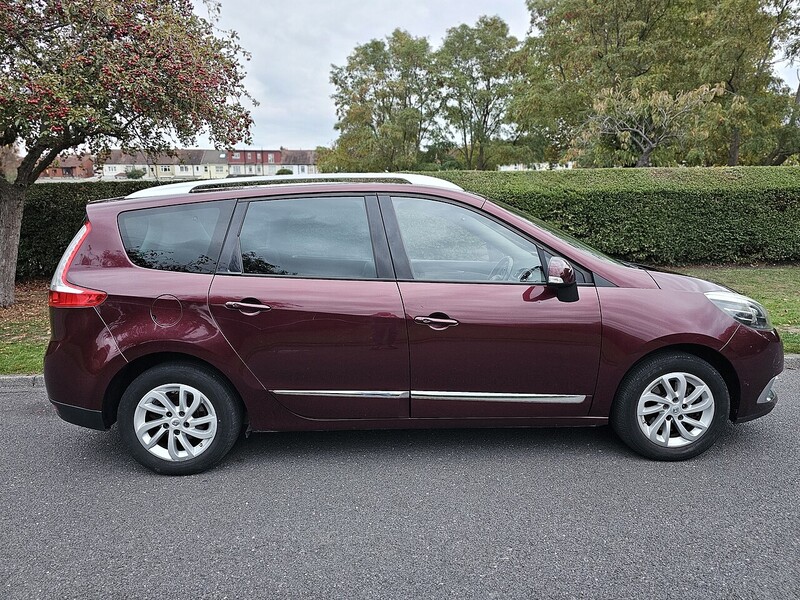 Used Renault Grand Scenic 2015 for sale - 76298535: Photo 2